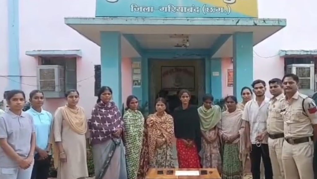 जतमई-घटारानी, राजिमधाम में नागपुर चोर गैंग सक्रिय, पकड़ी गई 7 महिलाएं, कार में घूमकर करती थीं रेकी… - राष्ट्रवाणी - Chhattisgarh समाचार जतमई-घटारानी, राजिमधाम में नागपुर चोर गैंग सक्रिय, पकड़ी गई 7 महिलाएं, कार में घूमकर करती थीं रेकी… - राष्ट्रवाणी - Chhattisgarh समाचार
