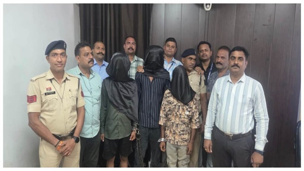 मुफ्त की शराब बनी चोरों की सबसे बड़ी मुसीबत, गतौरा शराब भट्ठी में लूट की कोशिश का हुआ पर्दाफाश - राष्ट्रवाणी - Chhattisgarh समाचार मुफ्त की शराब बनी चोरों की सबसे बड़ी मुसीबत, गतौरा शराब भट्ठी में लूट की कोशिश का हुआ पर्दाफाश - राष्ट्रवाणी - Chhattisgarh समाचार