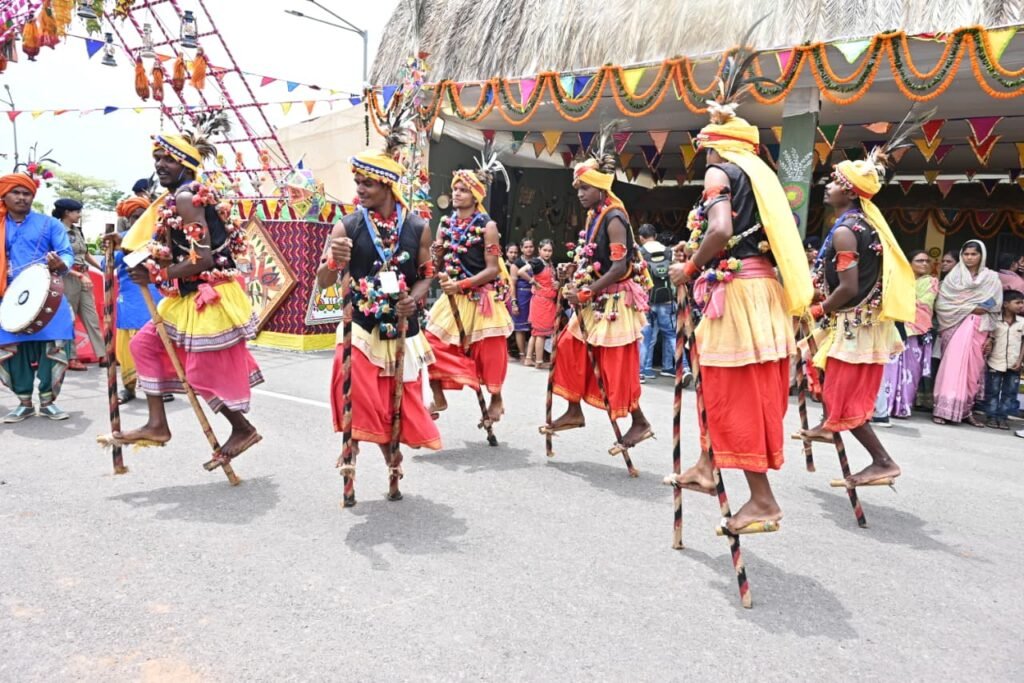 छत्तीसगढ़ के पहले पर्व हरेली पर मुख्यमंत्री निवास में सजी लोक संस्कृति की जीवंत झांकी - राष्ट्रवाणी - Chhattisgarh समाचार