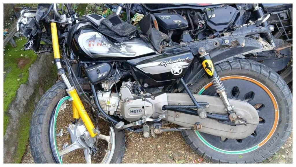 चैतमा के पास भीषण सड़क हादसा! कार-बाइक की सीधी टक्कर में 3 दोस्तों की मौत, गांव में छाया मातम - राष्ट्रवाणी - Chhattisgarh समाचार