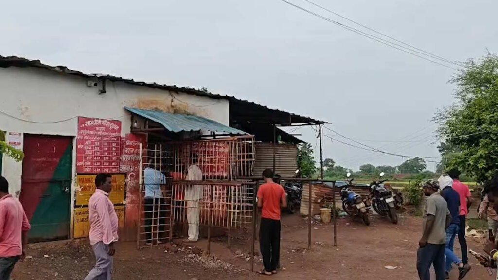 शराब दुकान में ओवररेटिंग पर कार्रवाई, आबकारी उप निरीक्षक का निलंबन आदेश जारी… – राष्ट्रवाणी