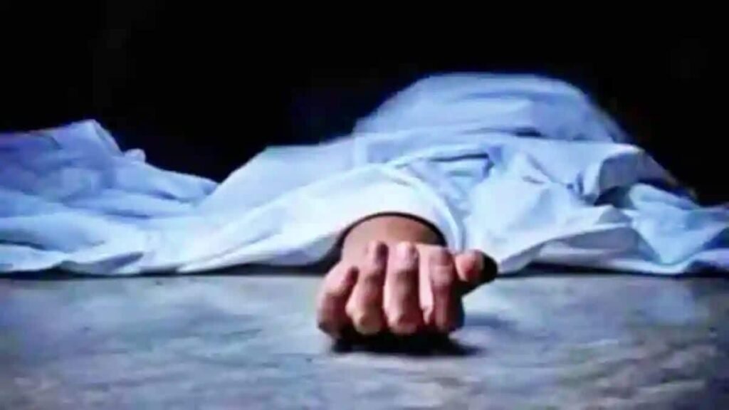 अस्पताल की पहली मंजिल से कूदा आरक्षक, इलाज के दौरान मौत, जानिए खुदकुशी की वजह… – राष्ट्रवाणी