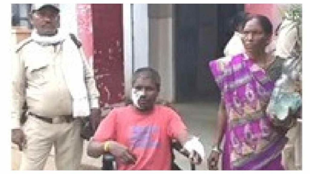 खेत में खाद डाल रहे ग्रामीण पर बाघिन ने किया हमला, तसला से वार कर बचाई खुद की जान – राष्ट्रवाणी खेत में खाद डाल रहे ग्रामीण पर बाघिन ने किया हमला, तसला से वार कर बचाई खुद की जान – राष्ट्रवाणी