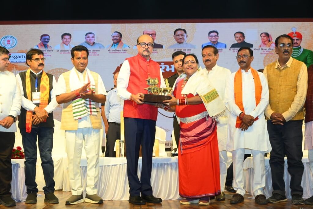 महाराजा चक्रधर सिंह की विरासत को नई पीढ़ी तक पहुंचा रहा चक्रधर समारोह: राज्यपाल रमेन डेका – राष्ट्रवाणी महाराजा चक्रधर सिंह की विरासत को नई पीढ़ी तक पहुंचा रहा चक्रधर समारोह: राज्यपाल रमेन डेका – राष्ट्रवाणी
