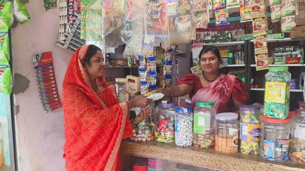 छत्तीसगढ़ की रानू बनीं ‘लखपति दीदी’: सिलाई, किराना और मुर्गी पालन से कर रहीं 3 लाख तक की सालाना कमाई – राष्ट्रवाणी