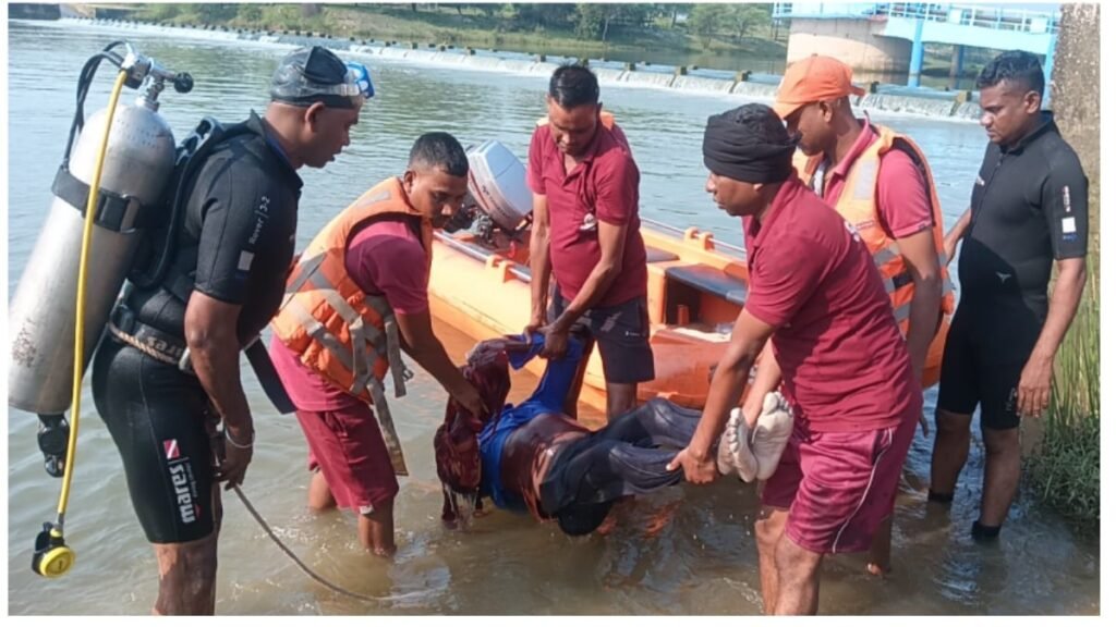 खारून नदी में डूबने से युवक की मौत: बाइक से एनीकेट पार करते वक्त हुआ हादसा – राष्ट्रवाणी खारून नदी में डूबने से युवक की मौत: बाइक से एनीकेट पार करते वक्त हुआ हादसा – राष्ट्रवाणी