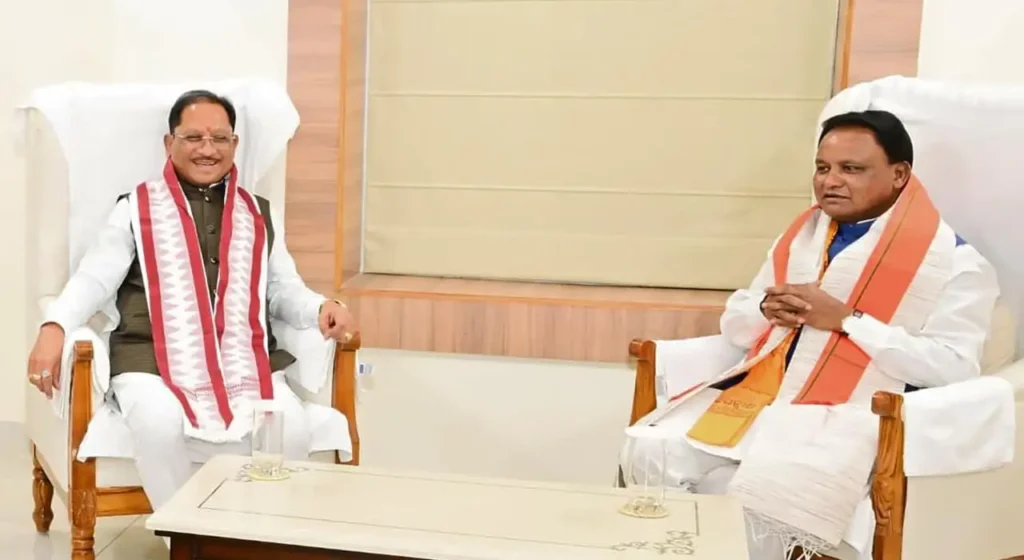 मुख्यमंत्री विष्णु देव साय ने ओडिशा के मुख्यमंत्री मोहन चरण माझी से की सौजन्य भेंट – राष्ट्रवाणी मुख्यमंत्री विष्णु देव साय ने ओडिशा के मुख्यमंत्री मोहन चरण माझी से की सौजन्य भेंट – राष्ट्रवाणी