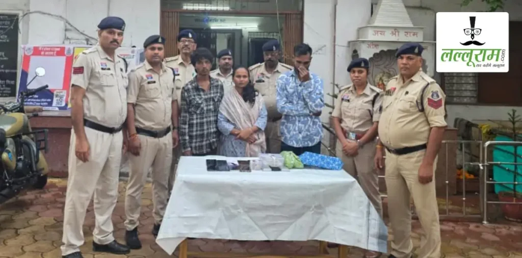 नशे के खिलाफ पुलिस की बड़ी कार्रवाई: 70 ग्राम हेरोइन और सोने-चांदी के आभूषण समेत 29 लाख का माल जब्त, महिला समेत 3 आरोपी गिरफ्तार – राष्ट्रवाणी नशे के खिलाफ पुलिस की बड़ी कार्रवाई: 70 ग्राम हेरोइन और सोने-चांदी के आभूषण समेत 29 लाख का माल जब्त, महिला समेत 3 आरोपी गिरफ्तार – राष्ट्रवाणी