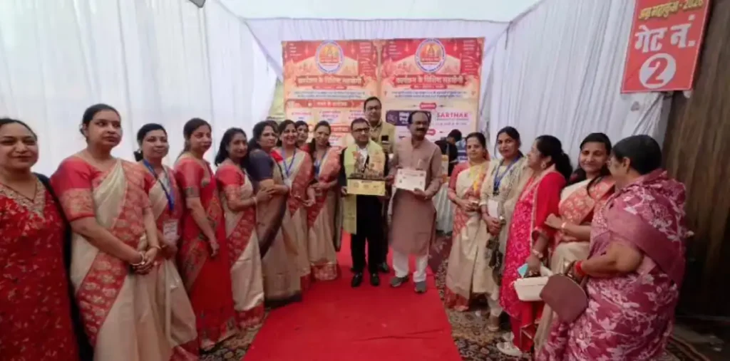 अग्र महाकुंभ 2026: समाज में उत्कृष्ट कार्य करने वाली प्रतिभाओं को किया गया सम्मानित, संजय मित्तल समेत कई हस्तियों को मिला अग्र अलंकरण सम्मान – राष्ट्रवाणी अग्र महाकुंभ 2026: समाज में उत्कृष्ट कार्य करने वाली प्रतिभाओं को किया गया सम्मानित, संजय मित्तल समेत कई हस्तियों को मिला अग्र अलंकरण सम्मान – राष्ट्रवाणी
