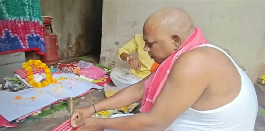 जगदलपुर में मुस्लिम युवक से शादी पर आहत पिता ने किया जीवित बेटी का पिंडदान, तोड़े सभी रिश्ते – राष्ट्रवाणी जगदलपुर में मुस्लिम युवक से शादी पर आहत पिता ने किया जीवित बेटी का पिंडदान, तोड़े सभी रिश्ते – राष्ट्रवाणी