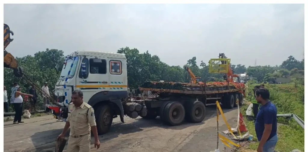 NH-130 में खराब ट्रेलर से भिड़े दो वाहन, सात घंटे थमा रहा अंबिकापुर-बिलासपुर मार्ग – राष्ट्रवाणी NH-130 में खराब ट्रेलर से भिड़े दो वाहन, सात घंटे थमा रहा अंबिकापुर-बिलासपुर मार्ग – राष्ट्रवाणी