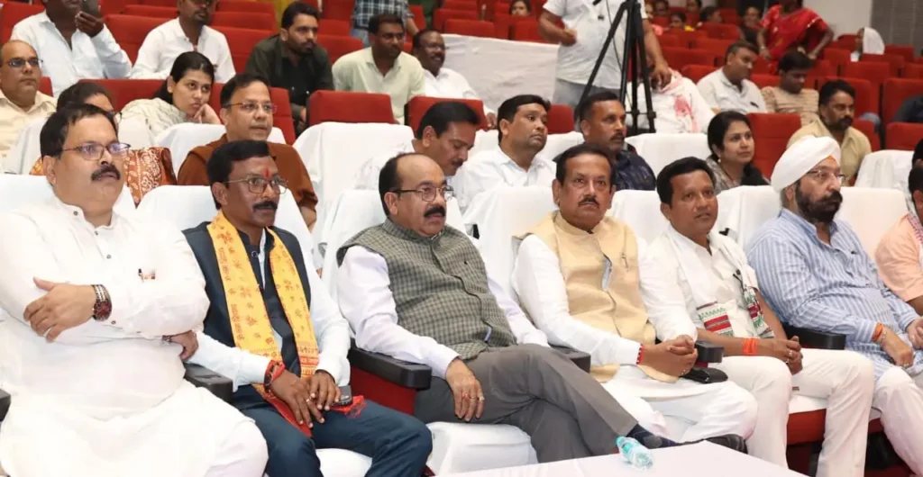 नमो सेवा-अनकही कहानियां : छात्रों ने प्रधानमंत्री नरेन्द्र मोदी के 25 वर्षों की सेवा यात्रा का किया मंचन – राष्ट्रवाणी