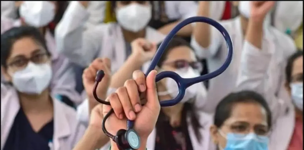 छत्तीसगढ़ के MBBS इंटर्न्स को बड़ा तोहफा! अब हर महीने मिलेंगे 25,000 रुपये स्टाइपेंड, राज्य सरकार ने दी मंजूरी – राष्ट्रवाणी छत्तीसगढ़ के MBBS इंटर्न्स को बड़ा तोहफा! अब हर महीने मिलेंगे 25,000 रुपये स्टाइपेंड, राज्य सरकार ने दी मंजूरी – राष्ट्रवाणी
