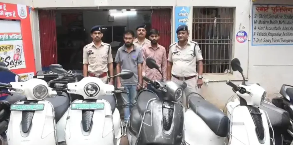 आर्थिक मदद का झांसा देकर फाइनेंस करवाते थे वाहन, फिर औने-पौने दाम में बेचकर बांट लेते थे रकम, दो आरोपी गिरफ्तार – राष्ट्रवाणी आर्थिक मदद का झांसा देकर फाइनेंस करवाते थे वाहन, फिर औने-पौने दाम में बेचकर बांट लेते थे रकम, दो आरोपी गिरफ्तार – राष्ट्रवाणी