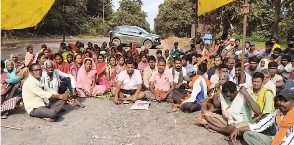 बोईरडीह जलाशय से पानी की मांग, ग्रामीणों ने किया चक्काजाम, खनिज परिवहन प्रभावित—जानें पूरा मामला – राष्ट्रवाणी