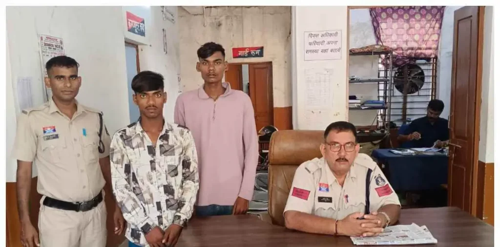 बिलासपुर में डीजे न बजाने पर खूनी संग्राम, युवकों ने रास्ता रोककर चलाया चाकू, 2 आरोपी गिरफ्तार – राष्ट्रवाणी बिलासपुर में डीजे न बजाने पर खूनी संग्राम, युवकों ने रास्ता रोककर चलाया चाकू, 2 आरोपी गिरफ्तार – राष्ट्रवाणी