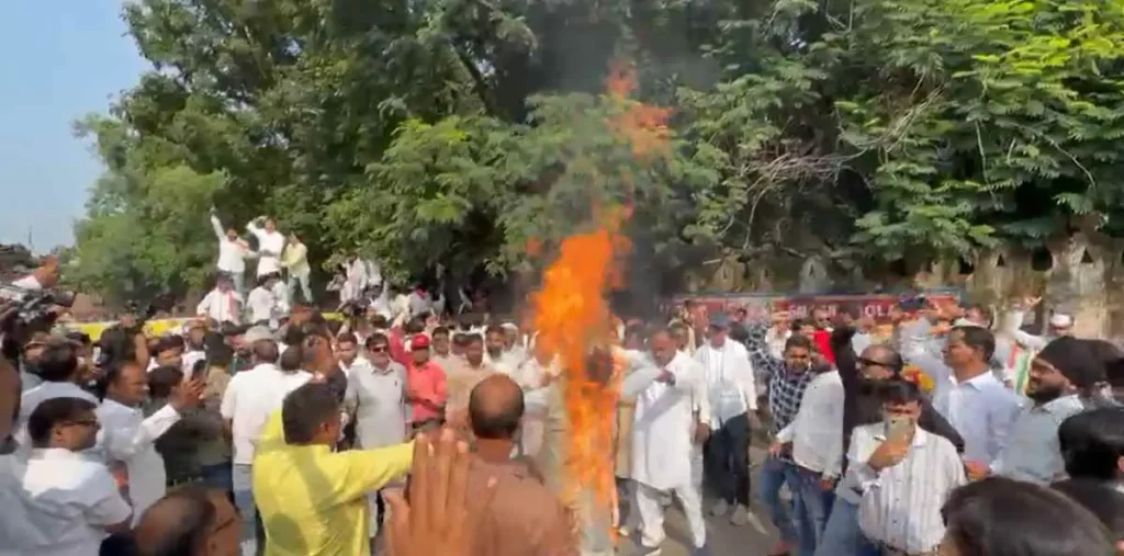 प्रदेशभर में कांग्रेस का प्रदर्शन : मुख्य चुनाव आयुक्त को हटाने की मांग, रायपुर में निकाला पैदल मार्च, पीएम और ज्ञानेश कुमार का फूंका पुतला – राष्ट्रवाणी