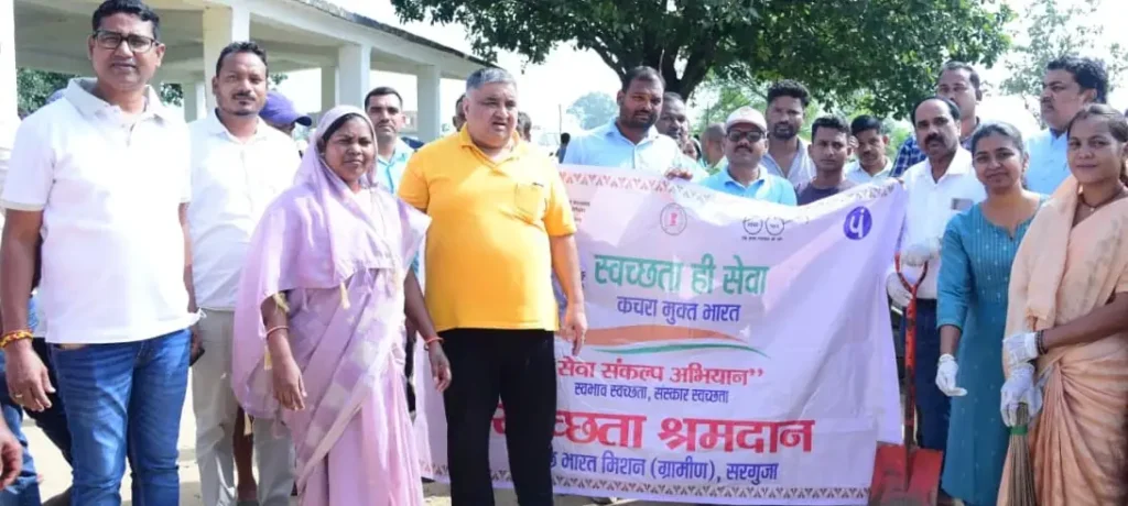 सेवा संकल्प अभियान : पर्यटन एवं संस्कृति मंत्री राजेश अग्रवाल ने थामी बेलचा और झाड़ू, श्रमदान कर दिया स्वच्छता और जनभागीदारी का संदेश – राष्ट्रवाणी सेवा संकल्प अभियान : पर्यटन एवं संस्कृति मंत्री राजेश अग्रवाल ने थामी बेलचा और झाड़ू, श्रमदान कर दिया स्वच्छता और जनभागीदारी का संदेश – राष्ट्रवाणी