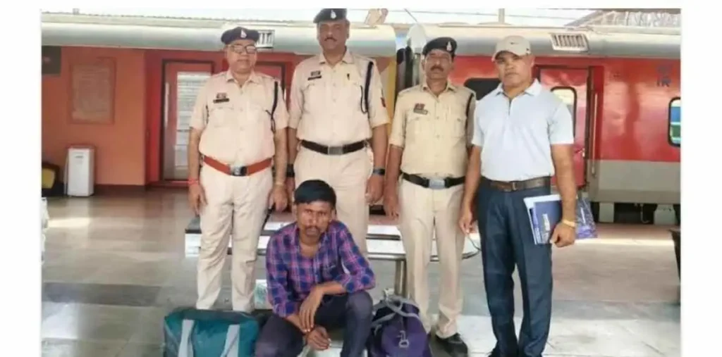 ओडिशा से MP भेजा जा रहा था 6.47 लाख का गांजा, बिलासपुर स्टेशन पर नर्मदा एक्सप्रेस से सतना का युवक गिरफ्तार – राष्ट्रवाणी