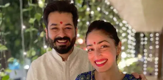 Dhurandhar की सफलता के बाद हिमाचल में शिफ्ट हुए आदित्य धर और यामी गौतम? 100 साल पुराने घर को बनाया आशियाना – राष्ट्रवाणी Dhurandhar की सफलता के बाद हिमाचल में शिफ्ट हुए आदित्य धर और यामी गौतम? 100 साल पुराने घर को बनाया आशियाना – राष्ट्रवाणी