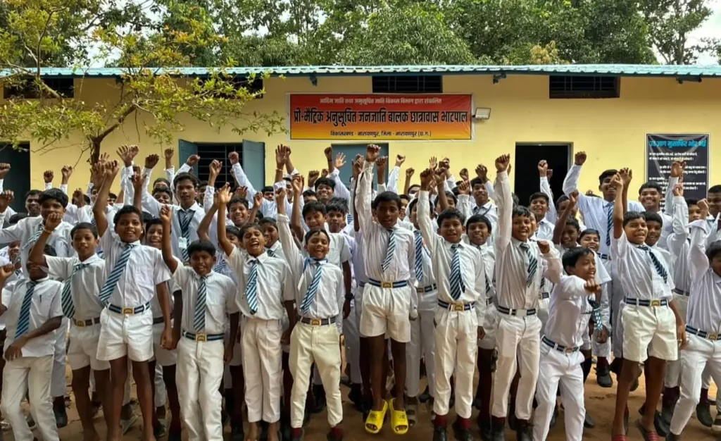 विशेष लेख : जहां 15 वर्षों तक था सुरक्षा बलों का ठिकाना, वहां अब बच्चे संवार रहे भविष्य – राष्ट्रवाणी विशेष लेख : जहां 15 वर्षों तक था सुरक्षा बलों का ठिकाना, वहां अब बच्चे संवार रहे भविष्य – राष्ट्रवाणी