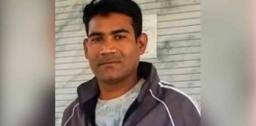 Dhamtari Police Constable Suicide News: आरक्षक की कंट्रोल रूम में लटकी मिली लाश, छत्तीसगढ़ पुलिस महकमें में मचा हड़कंप – राष्ट्रवाणी Dhamtari Police Constable Suicide News: आरक्षक की कंट्रोल रूम में लटकी मिली लाश, छत्तीसगढ़ पुलिस महकमें में मचा हड़कंप – राष्ट्रवाणी