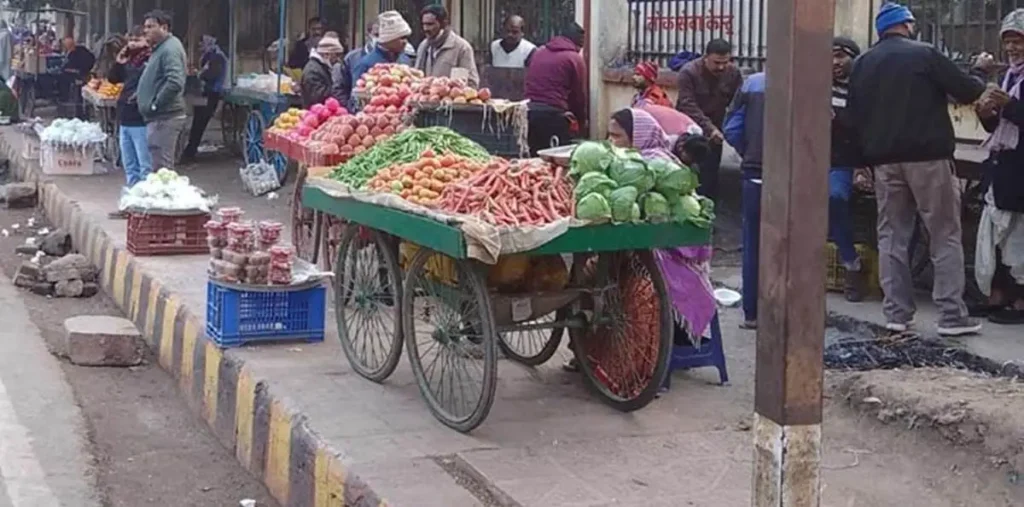 रायपुर में 99 हजार लोग रोज खतरे में करते हैं सफर! चलने के लिए नहीं है फुटपाथ, सुप्रीम कोर्ट के आदेश भी बेअसर – राष्ट्रवाणी