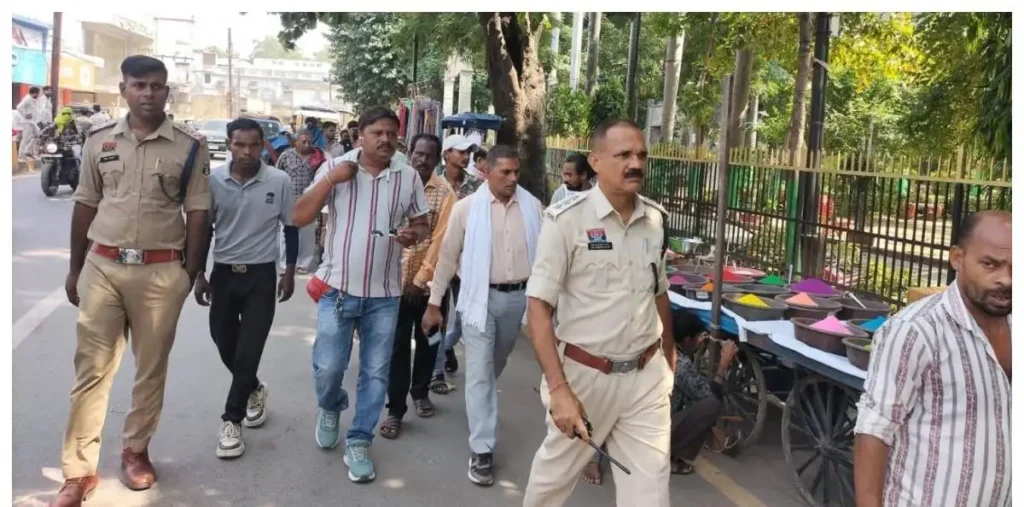 बलिदानी स्मारक पर कब्जा हटाने पर भिड़ंत, मूर्ति हटाने को लेकर व्यापारी-अमले में झूमाझटकी – राष्ट्रवाणी बलिदानी स्मारक पर कब्जा हटाने पर भिड़ंत, मूर्ति हटाने को लेकर व्यापारी-अमले में झूमाझटकी – राष्ट्रवाणी