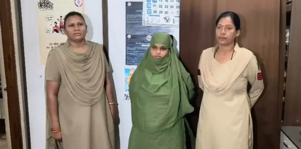 रायपुर के ठगी मामले में एक महिला गिरफ्तार, सराफा कारोबारी से खरीदे थे 1.88 करोड़ के गहने; खुद को बताया था निगम का अधिकारी – राष्ट्रवाणी रायपुर के ठगी मामले में एक महिला गिरफ्तार, सराफा कारोबारी से खरीदे थे 1.88 करोड़ के गहने; खुद को बताया था निगम का अधिकारी – राष्ट्रवाणी