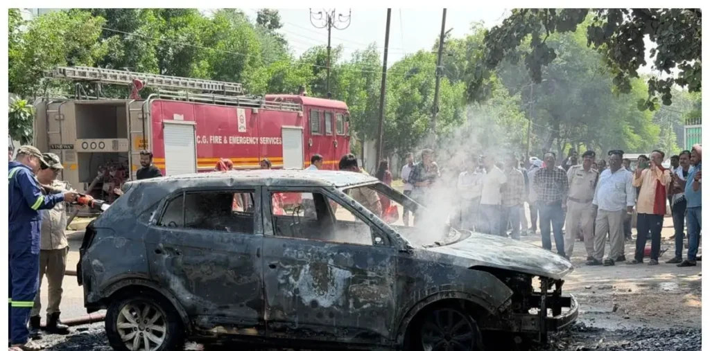 बिलासपुर में स्कूल के सामने धू-धू कर जली क्रेटा कार, बच्चों को लेने पहुंचे थे पिता, मची अफरा-तफरी – राष्ट्रवाणी