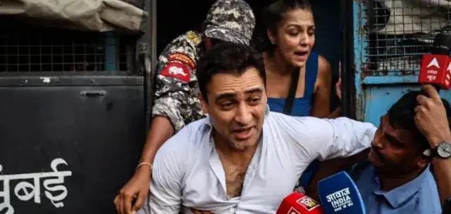 आमिर खान के भांजे इमरान खान को 28 अक्टूबर तक छोड़ना होगा भारत, मुंबई पुलिस ने भेजा नोटिस – राष्ट्रवाणी आमिर खान के भांजे इमरान खान को 28 अक्टूबर तक छोड़ना होगा भारत, मुंबई पुलिस ने भेजा नोटिस – राष्ट्रवाणी