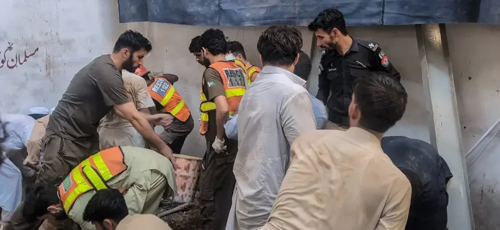 पाकिस्तान में स्कूल की छत गिरने से कम से कम 20 बच्चों की मौत, वजह जानकर हो जाएंगे हैरान – राष्ट्रवाणी पाकिस्तान में स्कूल की छत गिरने से कम से कम 20 बच्चों की मौत, वजह जानकर हो जाएंगे हैरान – राष्ट्रवाणी