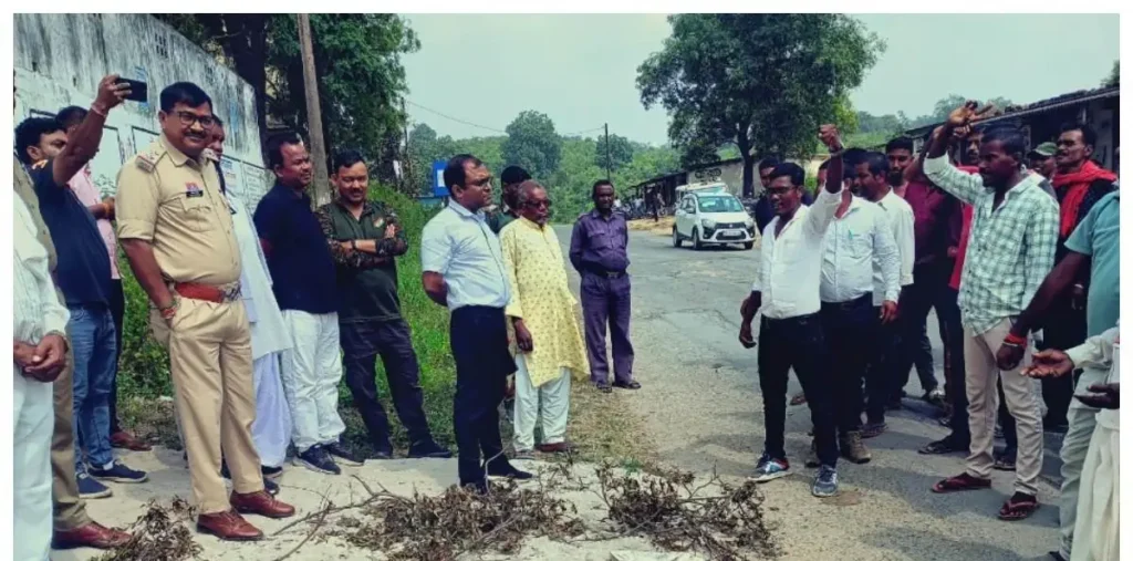सूरजपुर: के अस्पताल में ताला, डॉक्टर गायब, रास्ते में प्रसव से नवजात की दर्दनाक मौत के बाद फूटा ग्रामीणों का गुस्सा – राष्ट्रवाणी