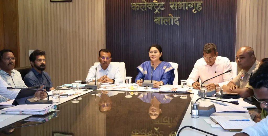 उप मुख्यमंत्री के दौरे की तैयारियों को लेकर कलेक्टर ने की समीक्षा, इस बड़े खुलासे से मचा हड़कंप – राष्ट्रवाणी