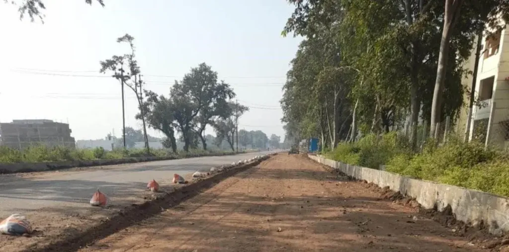 रायपुर: बिलासपुर रूट पर अब नहीं लगेगा जाम, धरसींवा में फोरलेन निर्माण से आसान होगा सफर – राष्ट्रवाणी रायपुर: बिलासपुर रूट पर अब नहीं लगेगा जाम, धरसींवा में फोरलेन निर्माण से आसान होगा सफर – राष्ट्रवाणी