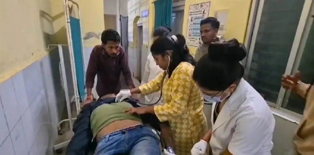 छत्तीसगढ़ की केशकाल घाटी में पेड़ से टकराई बोलेरो, सेना के जवान की मौत, साथी समेत पांच घायल – राष्ट्रवाणी छत्तीसगढ़ की केशकाल घाटी में पेड़ से टकराई बोलेरो, सेना के जवान की मौत, साथी समेत पांच घायल – राष्ट्रवाणी