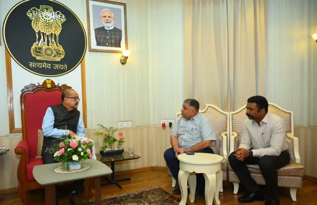 राज्यपाल से पर्यटन एवं संस्कृति मंत्री ने की सौजन्य भेंट – राष्ट्रवाणी राज्यपाल से पर्यटन एवं संस्कृति मंत्री ने की सौजन्य भेंट – राष्ट्रवाणी
