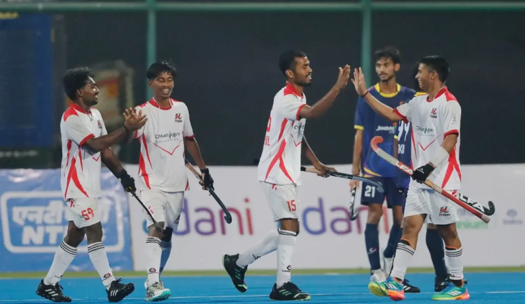 चक्रधर चैंपियंस की पहली हार, संदीप के दो गोलों से जीता मैनपाट टाइटंस – राष्ट्रवाणी