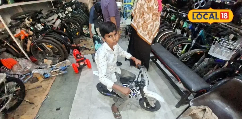बरेली में दिवाली पर ई-वाहनों का क्रेज, ₹1100 से साइकिल व आसान किस्तें उपलब्ध—देखें क्या है पूरा सच – राष्ट्रवाणी बरेली में दिवाली पर ई-वाहनों का क्रेज, ₹1100 से साइकिल व आसान किस्तें उपलब्ध—देखें क्या है पूरा सच – राष्ट्रवाणी