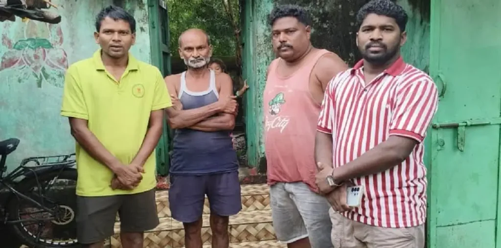 धमतरी: के गंगरेल में नाव पलटी, ठेमली आइलैंड में फंसा रहा मछुआरा, राहत दल ने किया सकुशल उद्धार – राष्ट्रवाणी