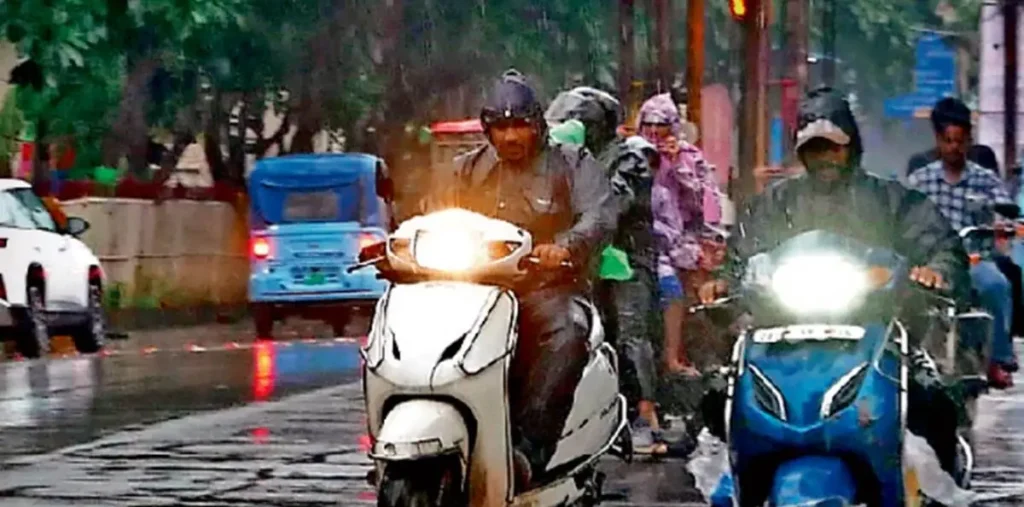 बिलासपुर: में कमजोर पड़ने लगा ‘अर्णब’, ट्रैक पर पानी भरने से टाटानगर एक्सप्रेस रद – राष्ट्रवाणी बिलासपुर: में कमजोर पड़ने लगा ‘अर्णब’, ट्रैक पर पानी भरने से टाटानगर एक्सप्रेस रद – राष्ट्रवाणी