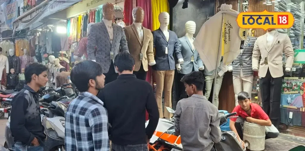 आगरा का शाहगंज है सबसे सस्ता कपड़ा का मार्केट, ग्वालियर से आते हैं खरीदारी करने—जानें पूरा मामला – राष्ट्रवाणी